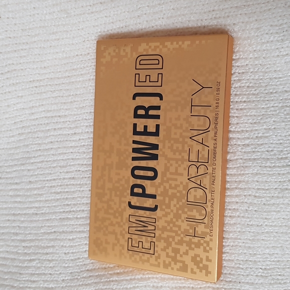HUDA BEAUTY Other - Huda Beauty Empowered palette